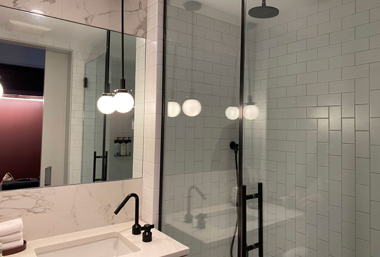 Hotel Indigo Williamsburg Brooklyn Bathroom